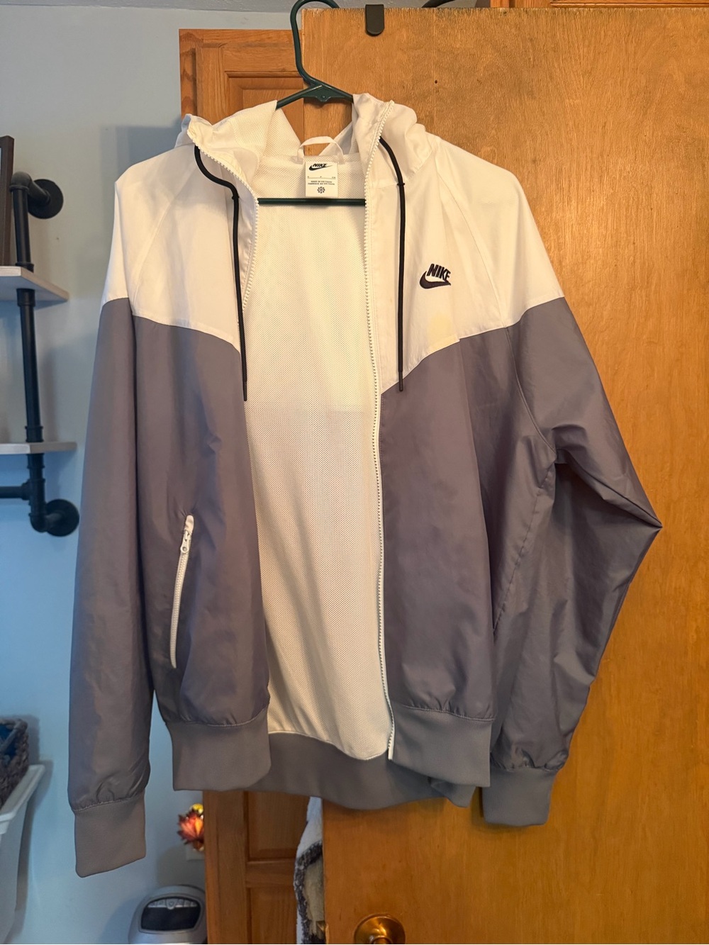 Nike Men’s Hooded Windbreaker Jacket in White and Gray